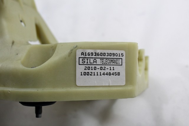 MEHANIZEM VZVODA ROCNEGA MENJALNIKA OEM N. A1693600309 ORIGINAL REZERVNI DEL MERCEDES CLASSE A W169 5P C169 3P R (05/2008 - 2012) BENZINA LETNIK 2010