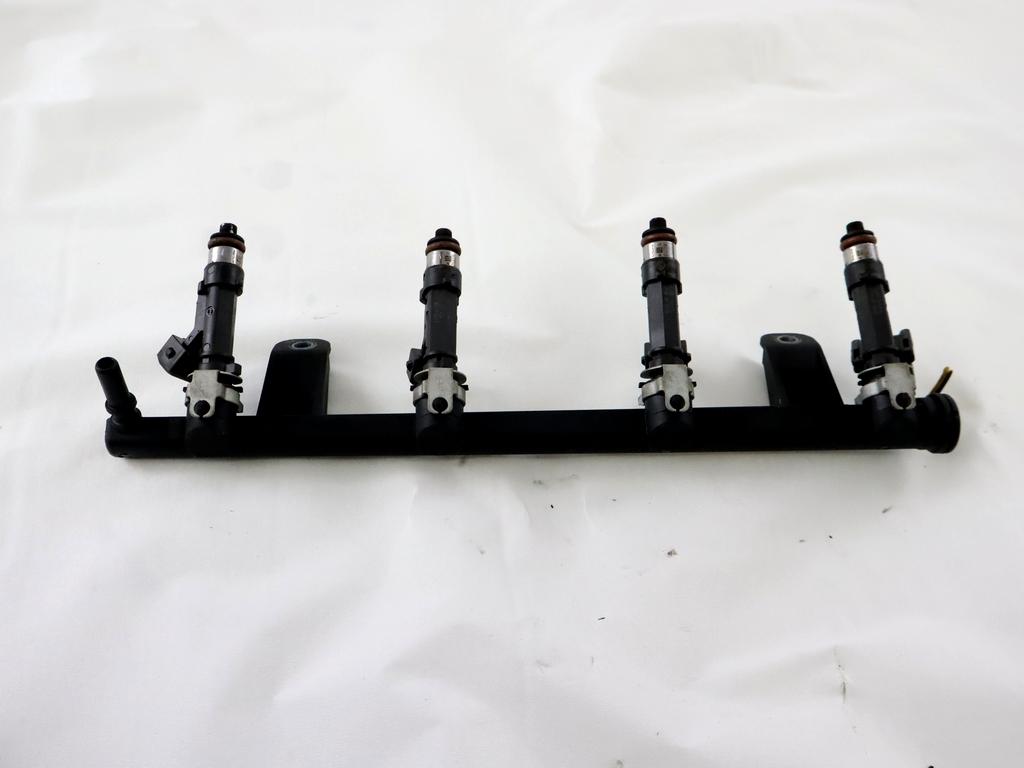 INJEKTORJI/BENCIN OEM N. 8200494284 ORIGINAL REZERVNI DEL DACIA SANDERO MK1 (2008 - 2012) BENZINA/GPL LETNIK 2009
