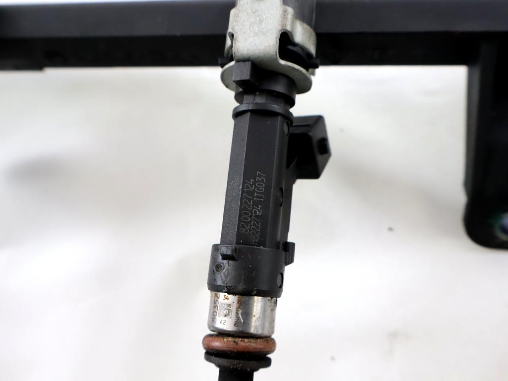 INJEKTORJI/BENCIN OEM N. 8200494284 ORIGINAL REZERVNI DEL DACIA SANDERO MK1 (2008 - 2012) BENZINA/GPL LETNIK 2009