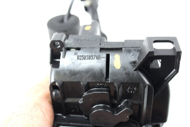 CENTRALNA KLJUCAVNICA ZADJIH LEVIH VRAT OEM N. 825030574R ORIGINAL REZERVNI DEL RENAULT MEGANE MK3 BZ0/1 B3 DZ0/1 KZ0/1 BER/SPORTOUR/ESTATE (2009 - 2015) BENZINA LETNIK 2011