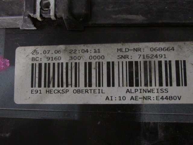 ZADNJI SPOJLER OEM N. 7152491 ORIGINAL REZERVNI DEL BMW SERIE 3 BER/SW/COUPE/CABRIO E90/E91/E92/E93 (2005 -2009) DIESEL LETNIK 2006