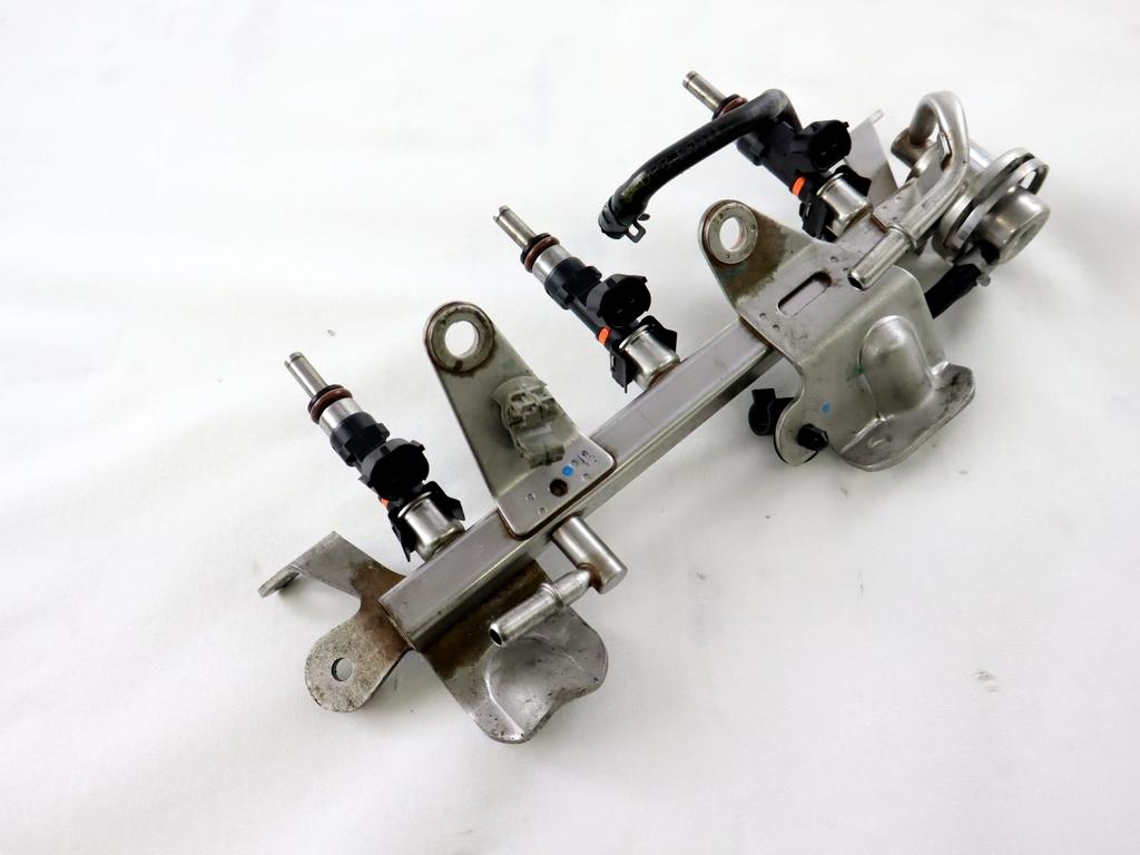 INJEKTORJI/BENCIN OEM N. 175201470R ORIGINAL REZERVNI DEL DACIA SANDERO / SANDERO STEPWAY MK2 (2012 - 2016) BENZINA/GPL LETNIK 2017