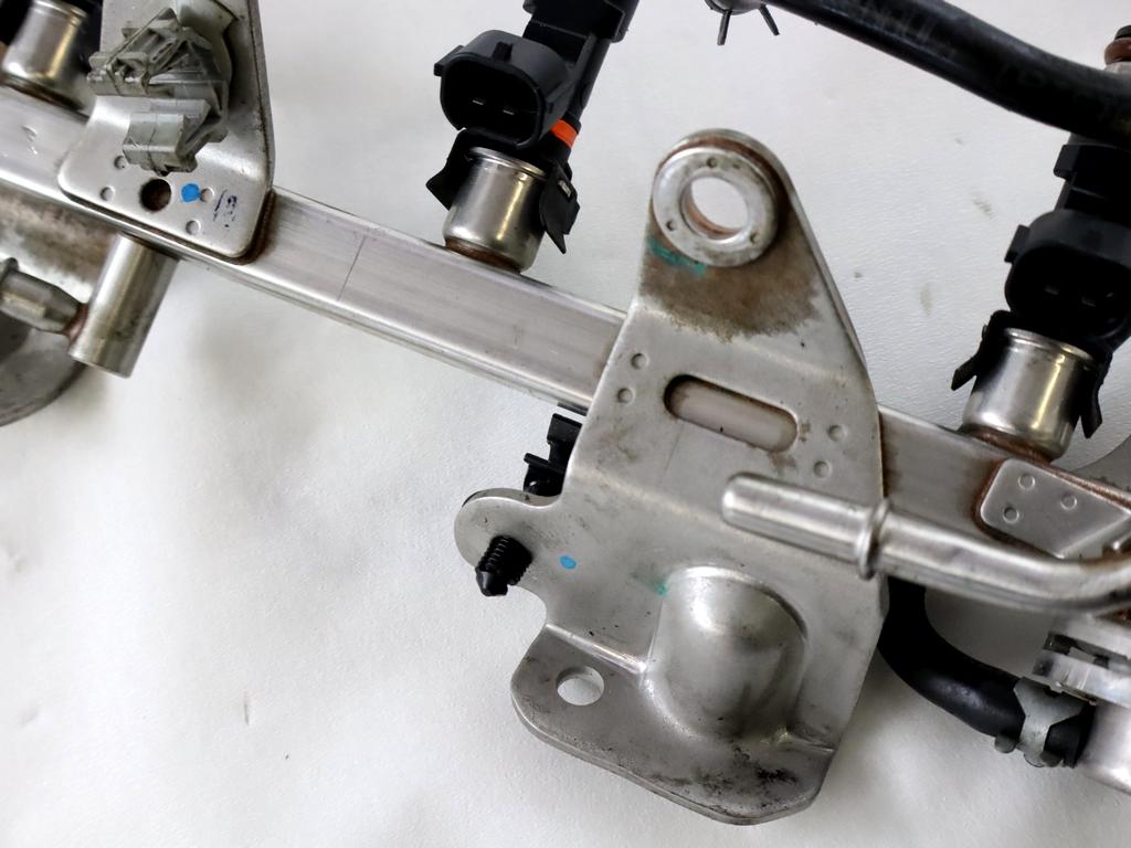 INJEKTORJI/BENCIN OEM N. 175201470R ORIGINAL REZERVNI DEL DACIA SANDERO / SANDERO STEPWAY MK2 (2012 - 2016) BENZINA/GPL LETNIK 2017