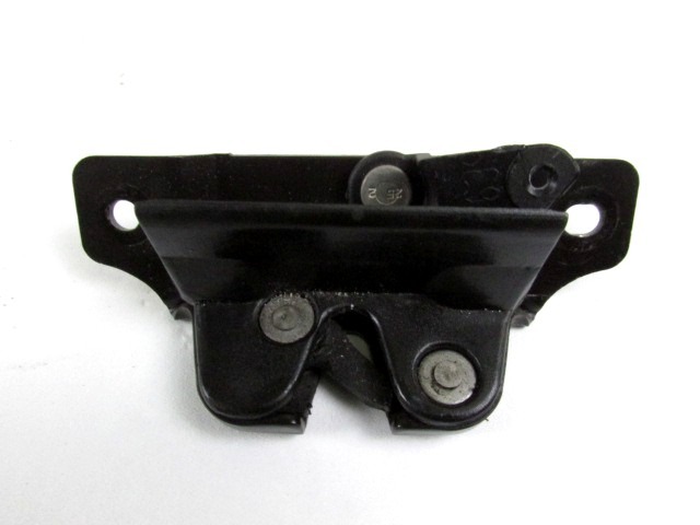 ZAKLEPANJE PRTLJA?NIH VRAT  OEM N. 871951 ORIGINAL REZERVNI DEL PEUGEOT 206 / 206 CC 2A/C 2D 2E/K (1998 - 2003) BENZINA LETNIK 2002