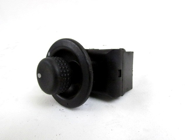 STIKALA ELEKTRICNIH OGLEDAL  OEM N. 7700803531 ORIGINAL REZERVNI DEL NISSAN INTERSTAR X70 (2002 - 2016)DIESEL LETNIK 2002