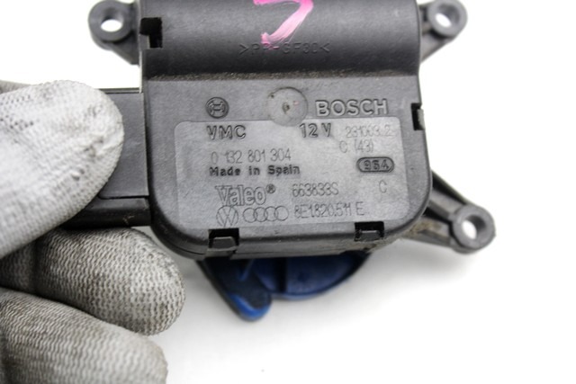 MOTORCEK OGREVANJA OEM N. 8E1820511E ORIGINAL REZERVNI DEL AUDI A4 B6 8E2 8E5 BER/SW (2001 - 2005) DIESEL LETNIK 2003