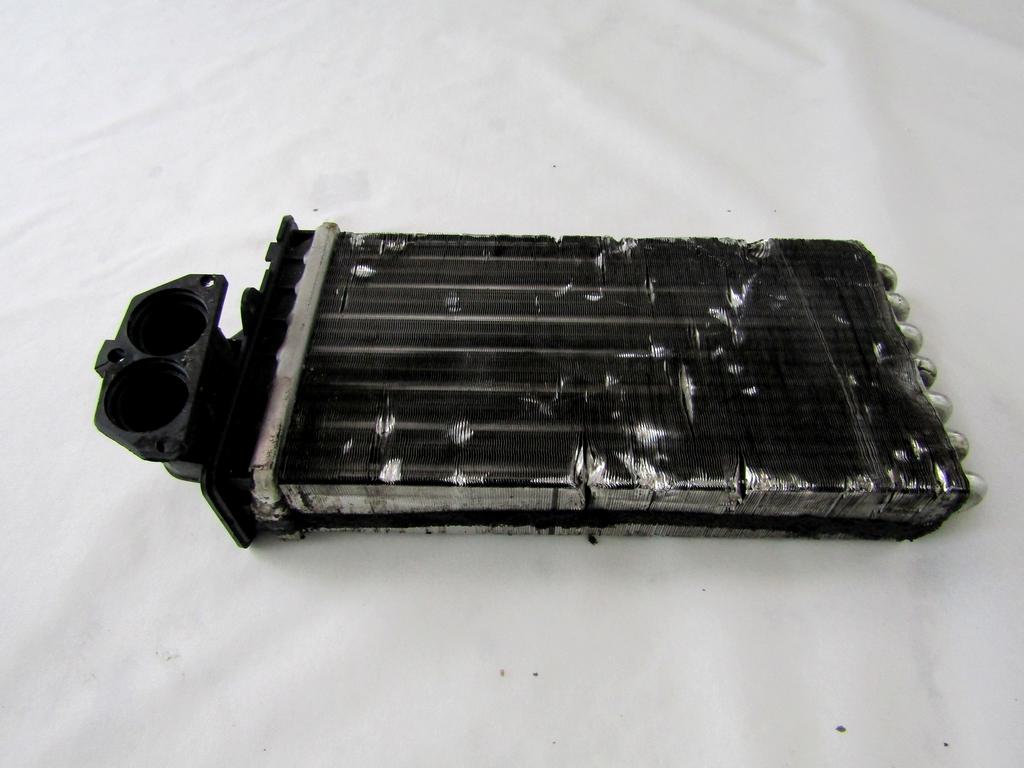 GRELEC RADIATORJA OEM N. 6448K4 ORIGINAL REZERVNI DEL PEUGEOT 307 3A/B/C/E/H BER/SW/CABRIO (2001 - 2009) DIESEL LETNIK 2004