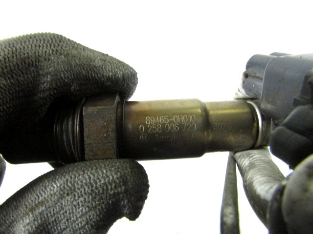 SONDA LAMBDA  OEM N. 89465-0H010 ORIGINAL REZERVNI DEL PEUGEOT 107 PM PN (2005 - 2014) BENZINA LETNIK 2013