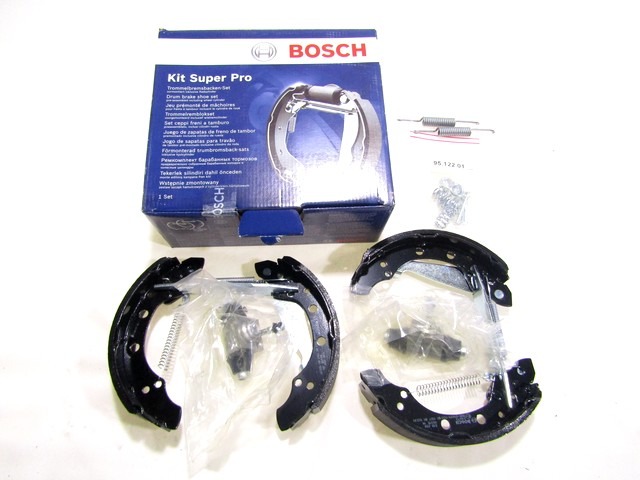 0204114547 KIT GANASCE FRENO A TAMBURO POSTERIORE BOSCH SUPER PRO AUDI 80 1.8 RICAMBIO NUOVO 