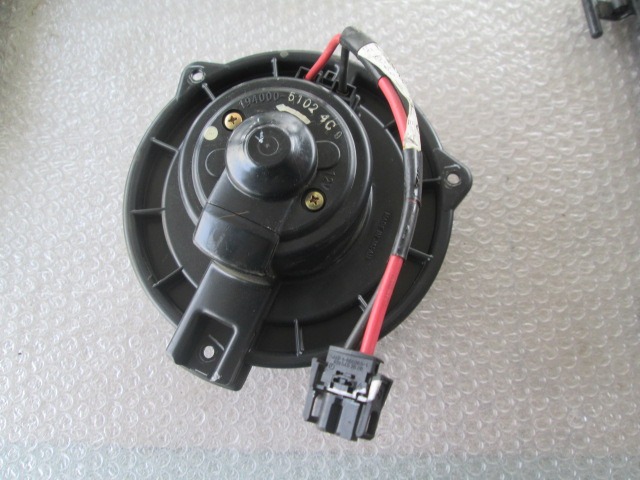 VENTILATOR  KABINE  OEM N. A1638300308 ORIGINAL REZERVNI DEL MERCEDES CLASSE ML W163 (1997 - 2006) DIESEL LETNIK 2001