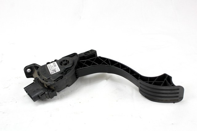 PEDALI OEM N. 6G92-9F836-RC ORIGINAL REZERVNI DEL FORD MONDEO BA7 MK3 BER/SW (2007 - 8/2010) DIESEL LETNIK 2008