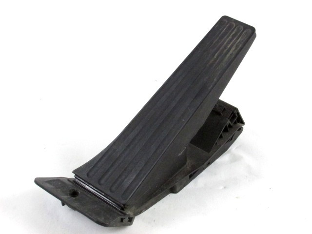 PEDALI OEM N. 35426789998 ORIGINAL REZERVNI DEL BMW SERIE 3 BER/SW/COUPE/CABRIO E90/E91/E92/E93 LCI R (2009 - 2012) DIESEL LETNIK 2010