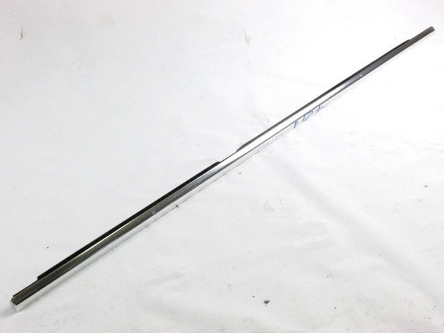 PROFILI BOCNEGA STEKLA  OEM N. 51357392184 ORIGINAL REZERVNI DEL BMW SERIE 5 F10 F11 (2010 - 2017) DIESEL LETNIK 2012