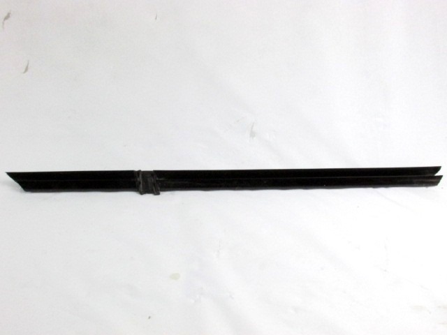 PROFILI BOCNEGA STEKLA  OEM N. 7230844 ORIGINAL REZERVNI DEL BMW SERIE 5 F10 F11 (2010 - 2017) DIESEL LETNIK 2012