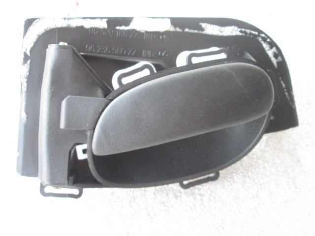 NOTRANJA KLJUKA  OEM N. 9632918877 ORIGINAL REZERVNI DEL PEUGEOT 206 / 206 CC 2A/C 2D 2E/K (1998 - 2003) BENZINA LETNIK 1999