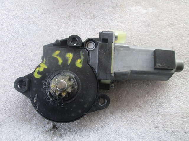 MOTORCEK ELEKTRICNEGA POMIKA ZADNJEGA STEKLA  OEM N. 988101F100 ORIGINAL REZERVNI DEL KIA SPORTAGE KM MK2 (2004 - 2010)BENZINA LETNIK 2008