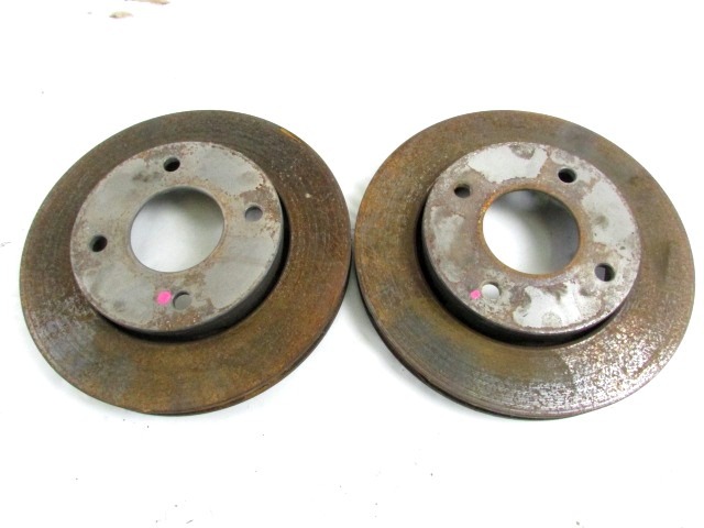 SPREDNJI ZAVORNI DISKI OEM N. 4605A068 ORIGINAL REZERVNI DEL MITSUBISHI COLT Z30 Z3_A Z2_A MK6 (2004 - 2009) BENZINA LETNIK 2005