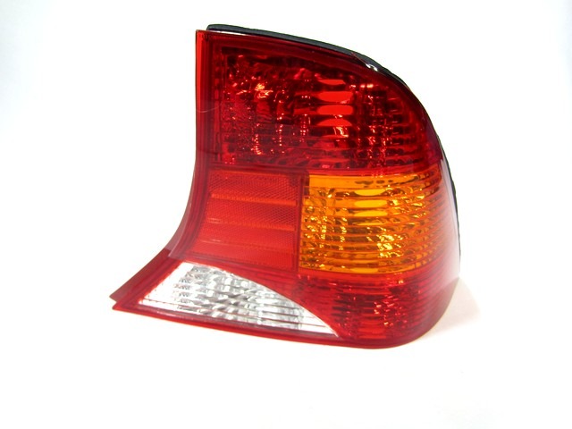ZADNJI DESNI ZAROMETI OEM N. 27324128 ORIGINAL REZERVNI DEL FORD FOCUS DAW DBW DNW MK1 BER/SW (1998-2001)DIESEL LETNIK 1999