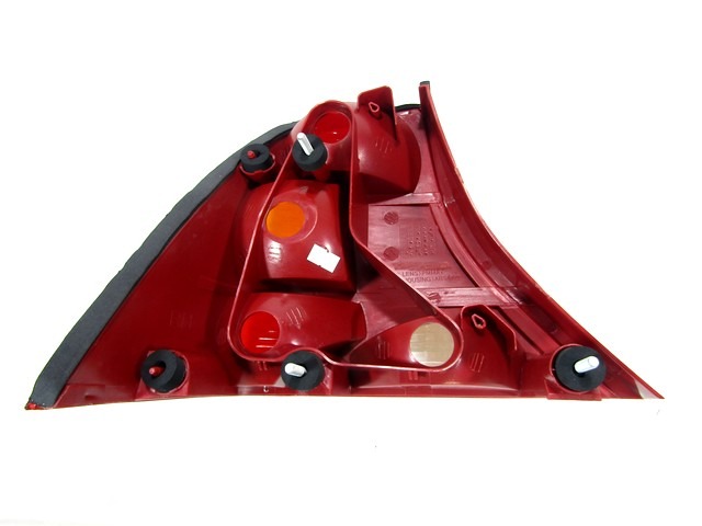 ZADNJI DESNI ZAROMETI OEM N. 27324128 ORIGINAL REZERVNI DEL FORD FOCUS DAW DBW DNW MK1 BER/SW (1998-2001)DIESEL LETNIK 1999