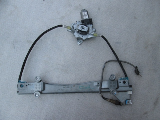 MEHANIZEM DVIGA SPREDNJIH STEKEL  OEM N. 400956C ORIGINAL REZERVNI DEL RENAULT TWINGO CN0 MK2 (09/2006 - 11/2011) BENZINA LETNIK 2009