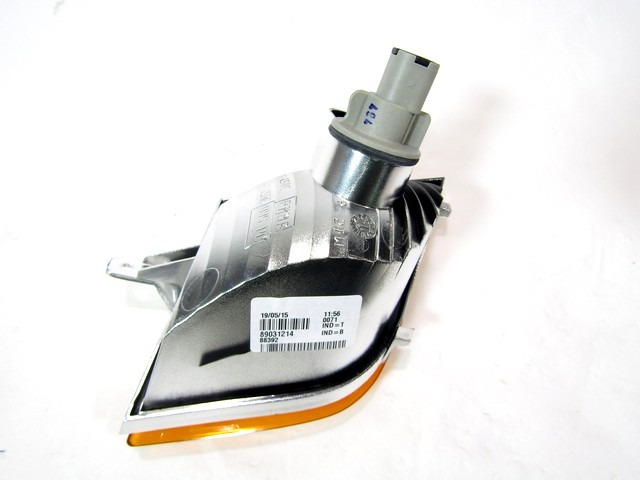 SPREDNJI INDIKATOR OEM N. 26130AX600 ORIGINAL REZERVNI DEL NISSAN MICRA K12 K12E MK3 (2002 - 2010) BENZINA LETNIK 2004