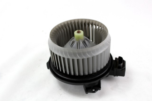 VENTILATOR  KABINE  OEM N. AV272700-0311 ORIGINAL REZERVNI DEL SUZUKI SX4 EY GY (2006 - 2010) DIESEL LETNIK 2010