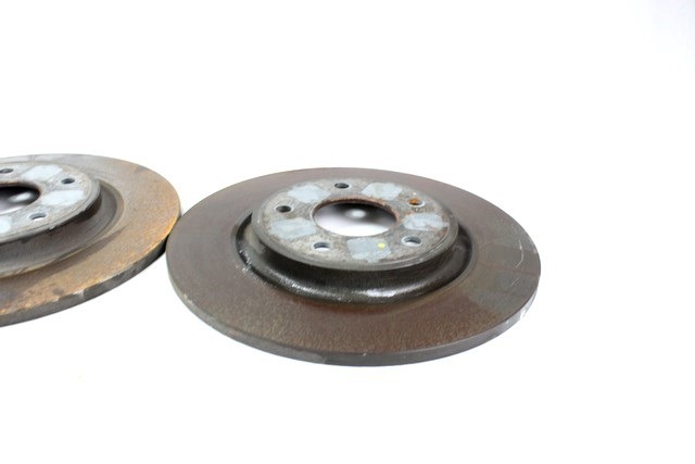 ZADNJI ZAVORNI DISKI OEM N. 68227800AA ORIGINAL REZERVNI DEL FIAT FREEMONT (2011 - 2015)DIESEL LETNIK 2013