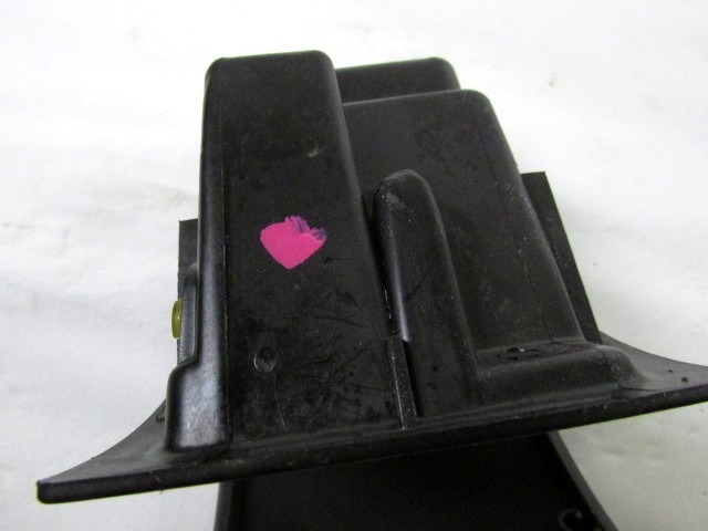 PEPELNIK / DRZALA ZA PIJACO OEM N. 8200626437 ORIGINAL REZERVNI DEL RENAULT CLIO BB CB MK2 R / CLIO STORIA (05/2001 - 2012) BENZINA/GPL LETNIK 2008