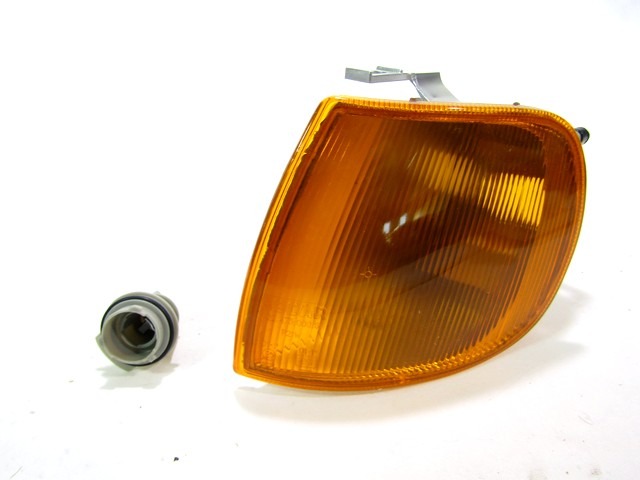 SPREDNJI INDIKATOR OEM N. 6N0953049 ORIGINAL REZERVNI DEL VOLKSWAGEN POLO 6N1 6V2 (11/1994 - 01/2000)DIESEL LETNIK 1994