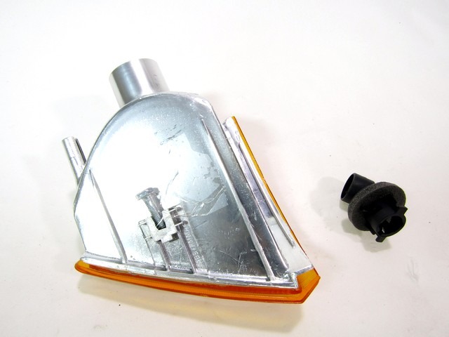 SPREDNJI INDIKATOR OEM N. 95619021 ORIGINAL REZERVNI DEL CITROEN AX (1986 - 1998)BENZINA LETNIK 1991