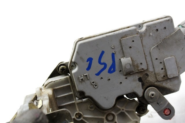 CENTRALNA KLJUCAVNICA ZADJIH LEVIH VRAT OEM N. 82503-2F000 ORIGINAL REZERVNI DEL NISSAN PRIMERA P11 (1996 - 2002)BENZINA LETNIK 1997