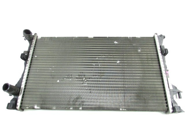 RADIATOR VODE OEM N. 8200008764 ORIGINAL REZERVNI DEL RENAULT LAGUNA BG0/1 KG0/1 MK2 BER/SW (11/2000 - 12/2004) BENZINA LETNIK 2001