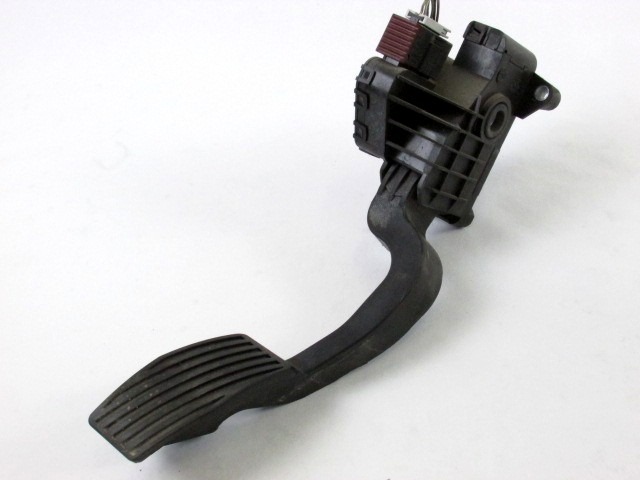 PEDALI OEM N. 55702020 ORIGINAL REZERVNI DEL FIAT GRANDE PUNTO 199 (2005 - 2012) BENZINA LETNIK 2006