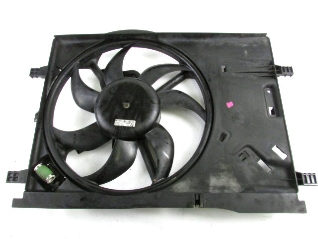 VENTILATOR HLADILNIKA OEM N. 55700447 ORIGINAL REZERVNI DEL FIAT GRANDE PUNTO 199 (2005 - 2012) BENZINA LETNIK 2006