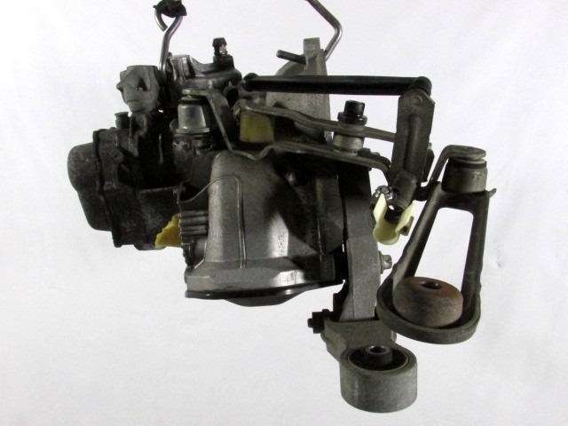 ROCNI MENJALNIK OEM N. 55855489 CAMBIO MECCANICO ORIGINAL REZERVNI DEL OPEL CORSA C X01 R (2004 - 10/2006) BENZINA LETNIK 2005