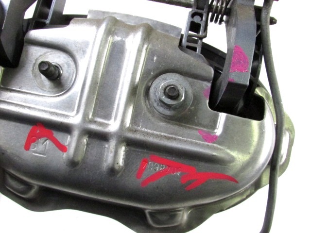 ZUNANJA KLJUKA SPREDNJA DESNA VRATA OEM N. 9201128 ORIGINAL REZERVNI DEL OPEL CORSA C X01 R (2004 - 10/2006) BENZINA LETNIK 2005