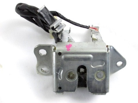 ZAKLEPANJE PRTLJA?NIH VRAT  OEM N. 693500D031 ORIGINAL REZERVNI DEL TOYOTA YARIS P1 MK1 R (2003 - 2005)BENZINA LETNIK 2003