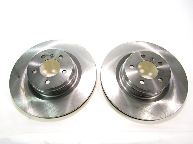 SPREDNJI ZAVORNI DISKI OEM N. LR031843 ORIGINAL REZERVNI DEL LAND ROVER RANGE ROVER L322 MK3 R (2009 - 2012)DIESEL LETNIK 2010