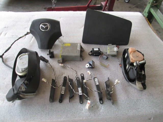 KIT AIRBAG KOMPLET OEM N. 18829 KIT AIRBAG COMPLETO ORIGINAL REZERVNI DEL MAZDA 6 GG GY (2003-2008) DIESEL LETNIK 2006