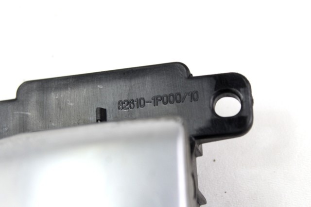 NOTRANJA KLJUKA  OEM N. 82610-1P000 ORIGINAL REZERVNI DEL KIA VENGA YN (2010 - 2019)DIESEL LETNIK 2011