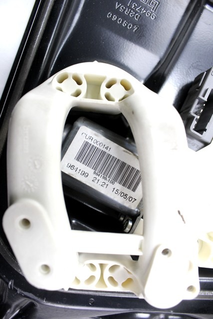 MEHANIZEM DVIGA SPREDNJIH STEKEL  OEM N. 18239 SISTEMA ALZACRISTALLO PORTA ANTERIORE ELETTR ORIGINAL REZERVNI DEL LAND ROVER DISCOVERY L319 MK3 (2004 - 2009)DIESEL LETNIK 2007