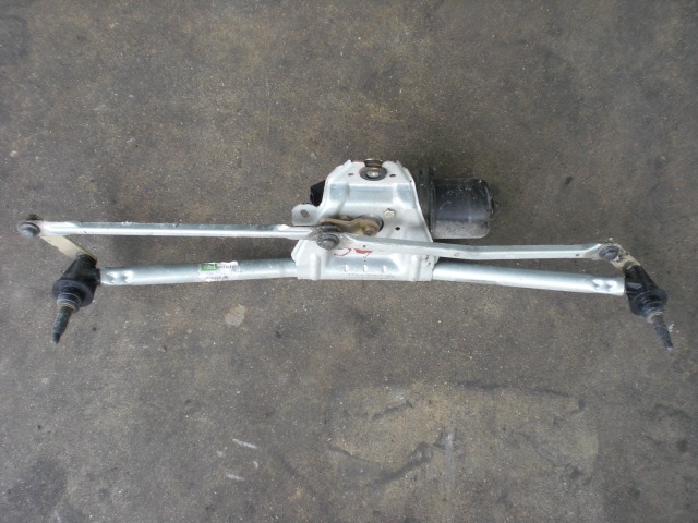 MOTORCEK PREDNJIH BRISALCEV OEM N.  ORIGINAL REZERVNI DEL NISSAN KUBISTAR X76 (2003 - 2009) DIESEL LETNIK 2004