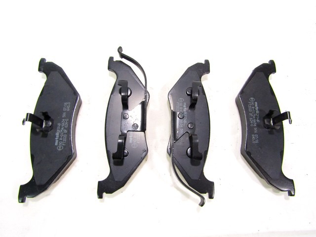 822-624-0 KIT PASTIGLIE FRENO POSTERIORI CIFAM CHRYSLER VOYAGER 2.5 TD 85KW RICAMBIO NUOVO