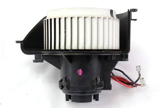 VENTILATOR  KABINE  OEM N. 52421335 ORIGINAL REZERVNI DEL OPEL ASTRA H A04 L48 L08 L35 L67 R 5P/3P/SW (2007 - 2010) BENZINA LETNIK 2007