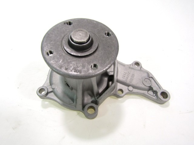 VODNA CRPALKA  OEM N. 16110-19195 ORIGINAL REZERVNI DEL TOYOTA COROLLA E11 (1995 - 2002)BENZINA LETNIK 2001