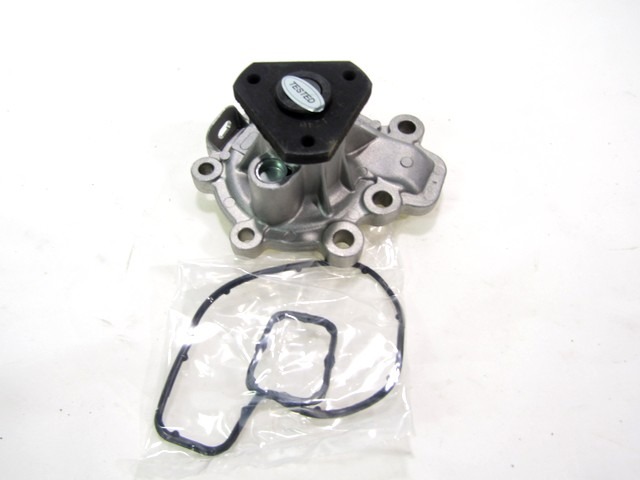 VODNA CRPALKA  OEM N. PE01-15-010B  ORIGINAL REZERVNI DEL MAZDA CX-3 DK (DAL 2015)BENZINA LETNIK 2016