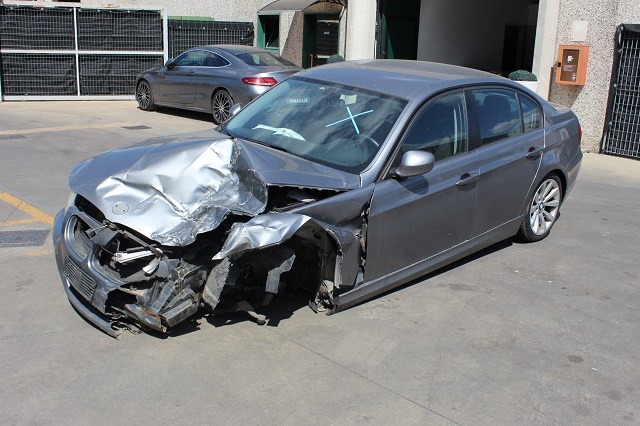 BMW 320D E90 2.0 145KW 5P D AUT (2011) RICAMBIO USATO 