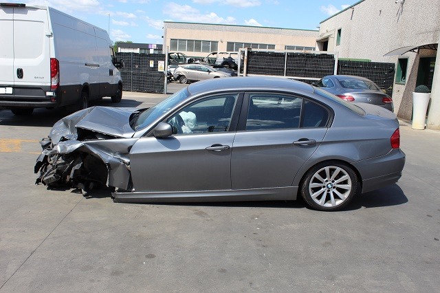 BMW 320D E90 2.0 145KW 5P D AUT (2011) RICAMBIO USATO 