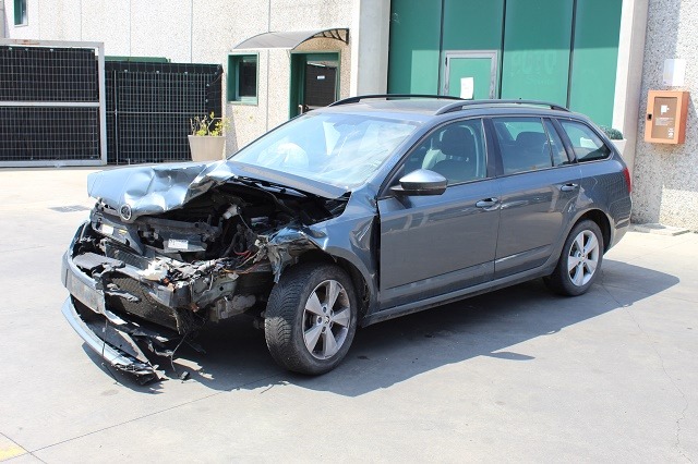 SKODA OCTAVIA 1.4 M 81KW 6M 5P (2015) RICAMBIO USATO 