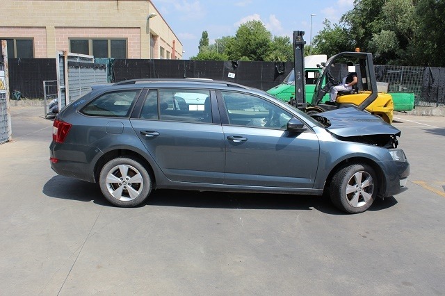 SKODA OCTAVIA 1.4 M 81KW 6M 5P (2015) RICAMBIO USATO 